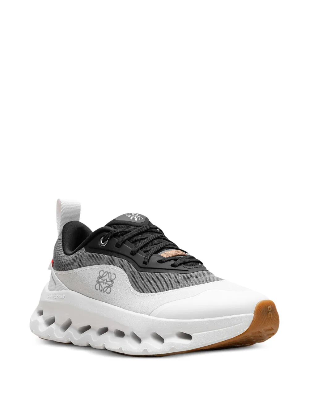 On x loewe cloudtilt 2